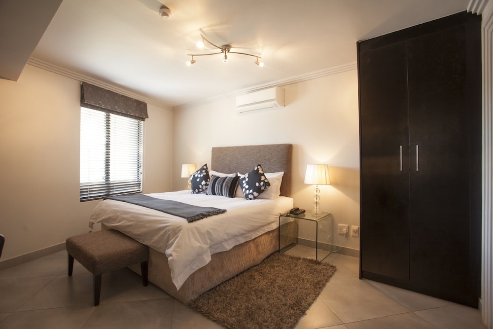 LUXURY, APARTMENT