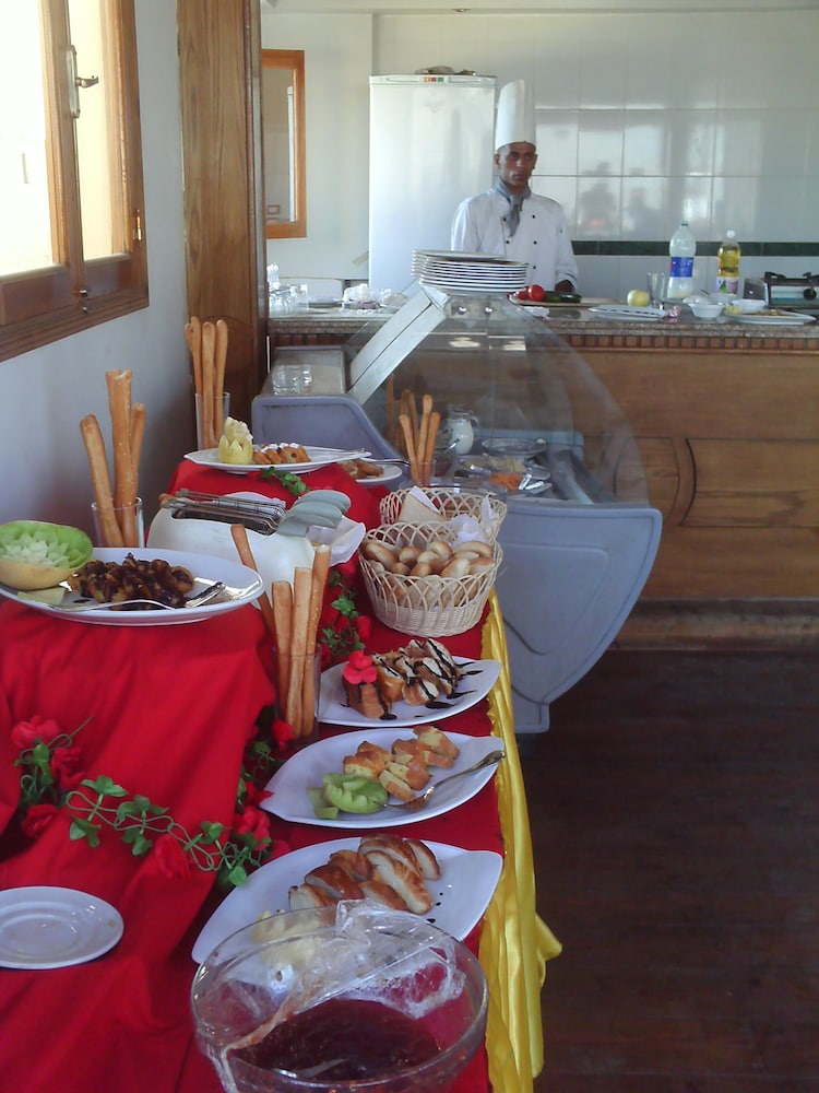 restaurant-cafeteria