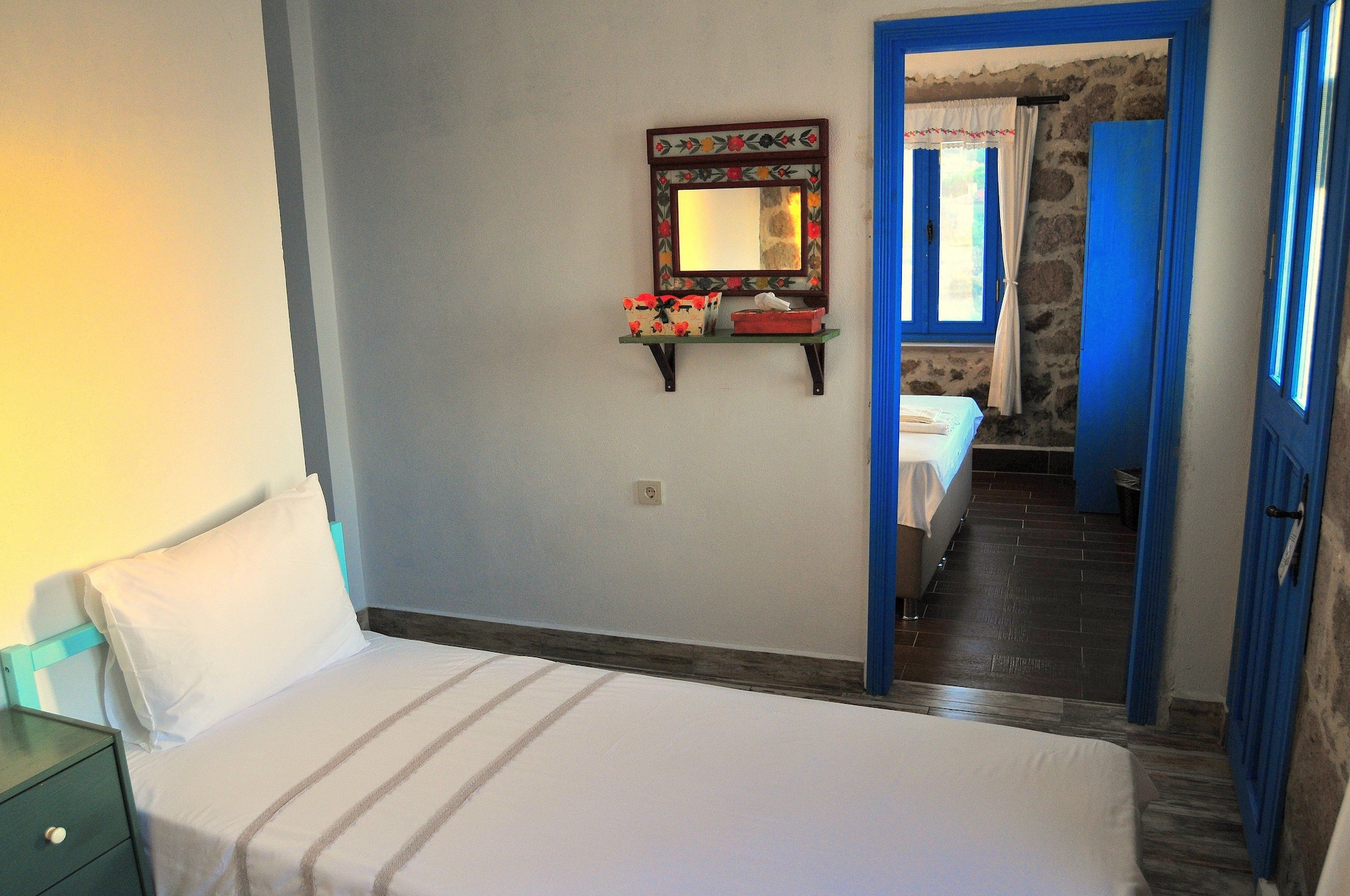 SUITE, MOUNTAIN VIEW, TERRACE