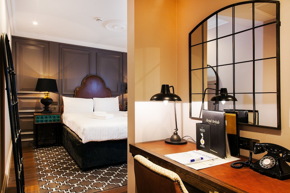 Hotel Indigo Edinburgh - Princes Street, an IHG Hotel (ex Royal British) 15/82