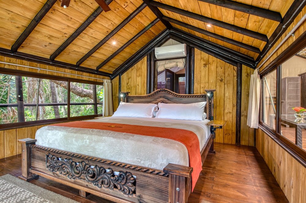 Ylang Ylang Beach Resort 12/78