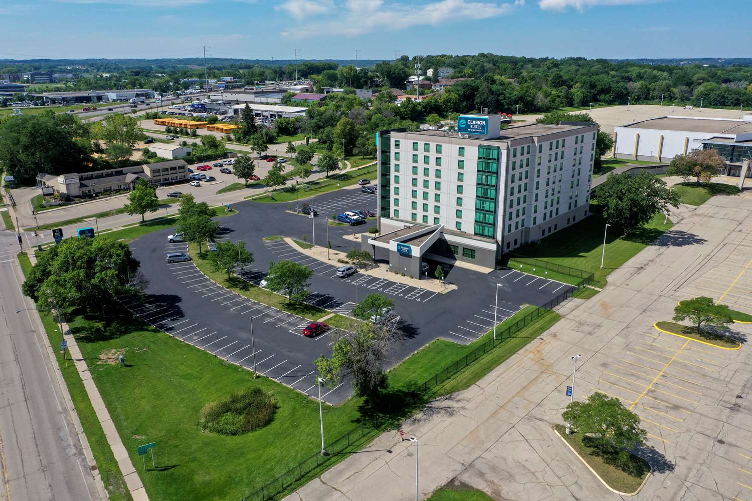 Clarion Suites At The Alliant Energy Center 3/27