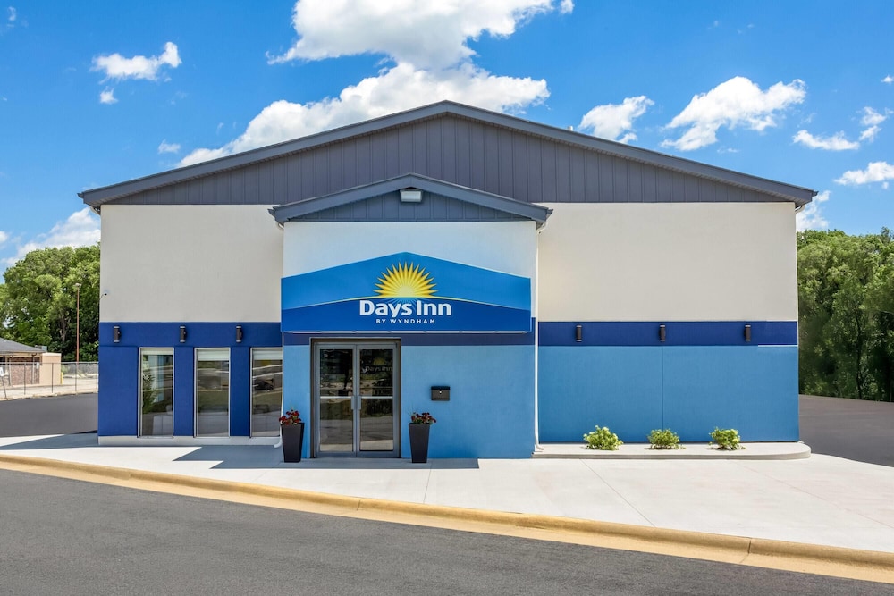 Days Inn by Wyndham La Crosse 4/59