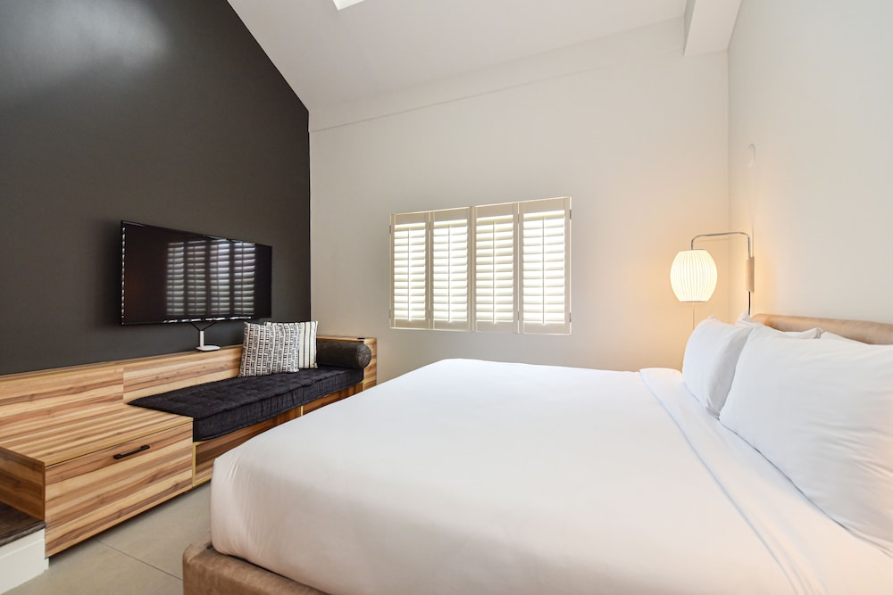 The Locale Hotel Grand Cayman 6/39