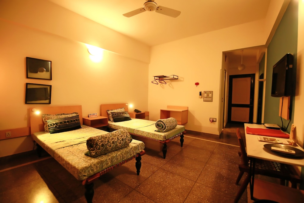 Jaipur Inn 47/62