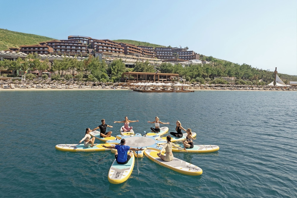 Titanic Luxury Collection Bodrum 72/74