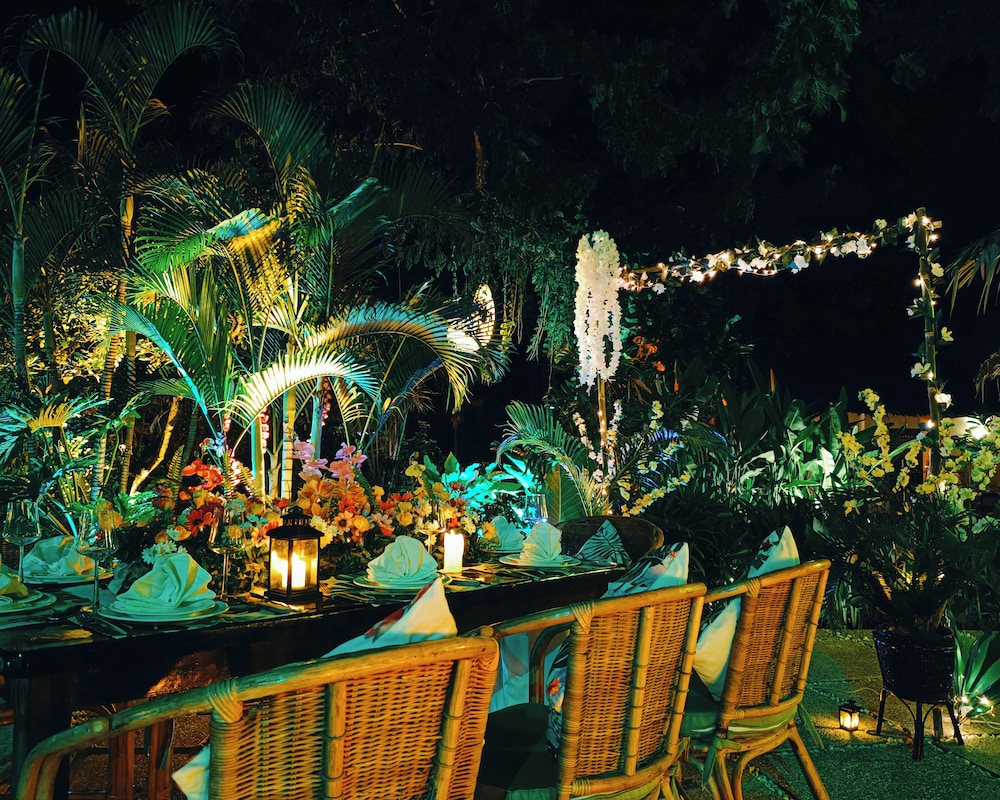 Hibiscus Garden Resort 56/64