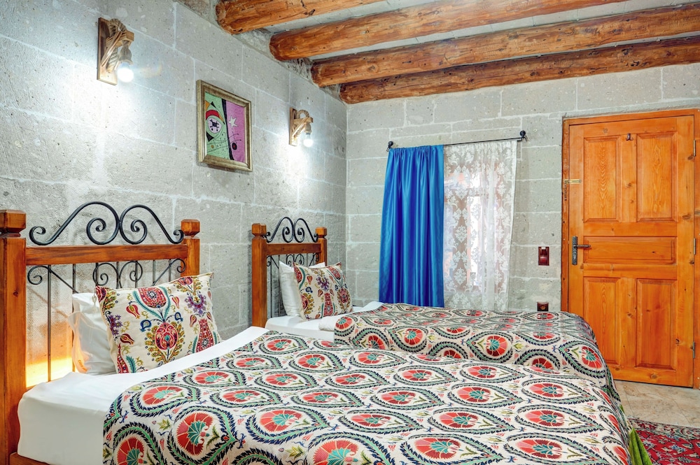 Atax Cave Hotel 20/50