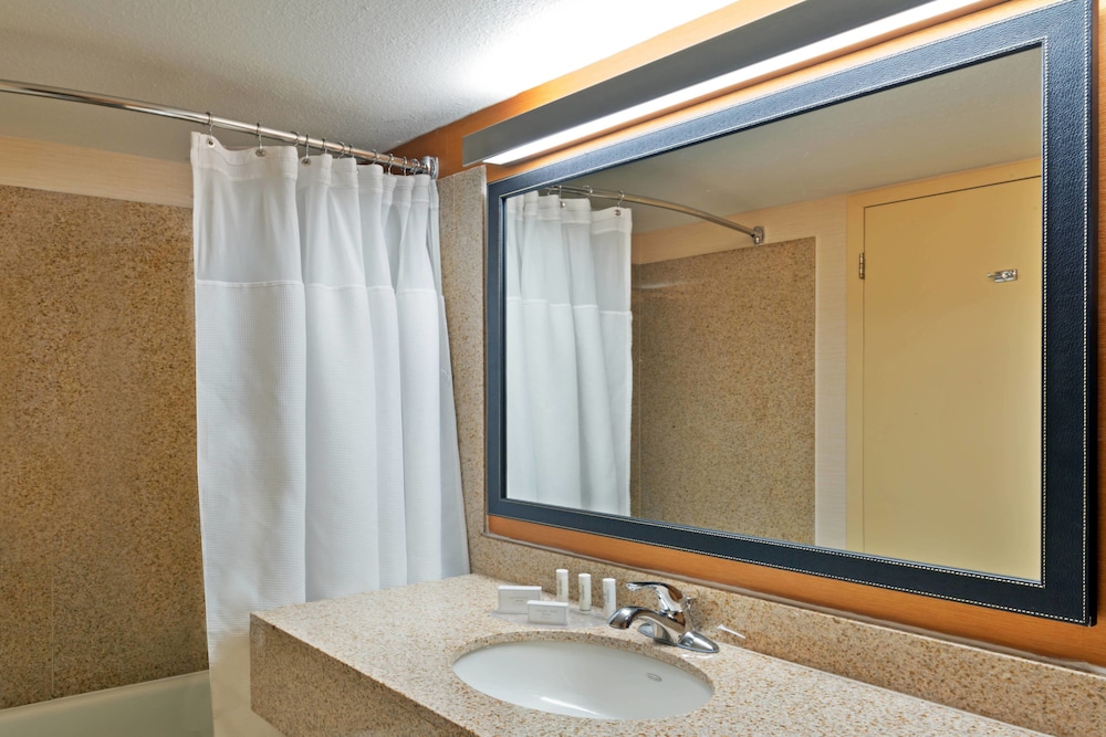 Fairfield Inn & Suites Denver Cherry Creek 16/16