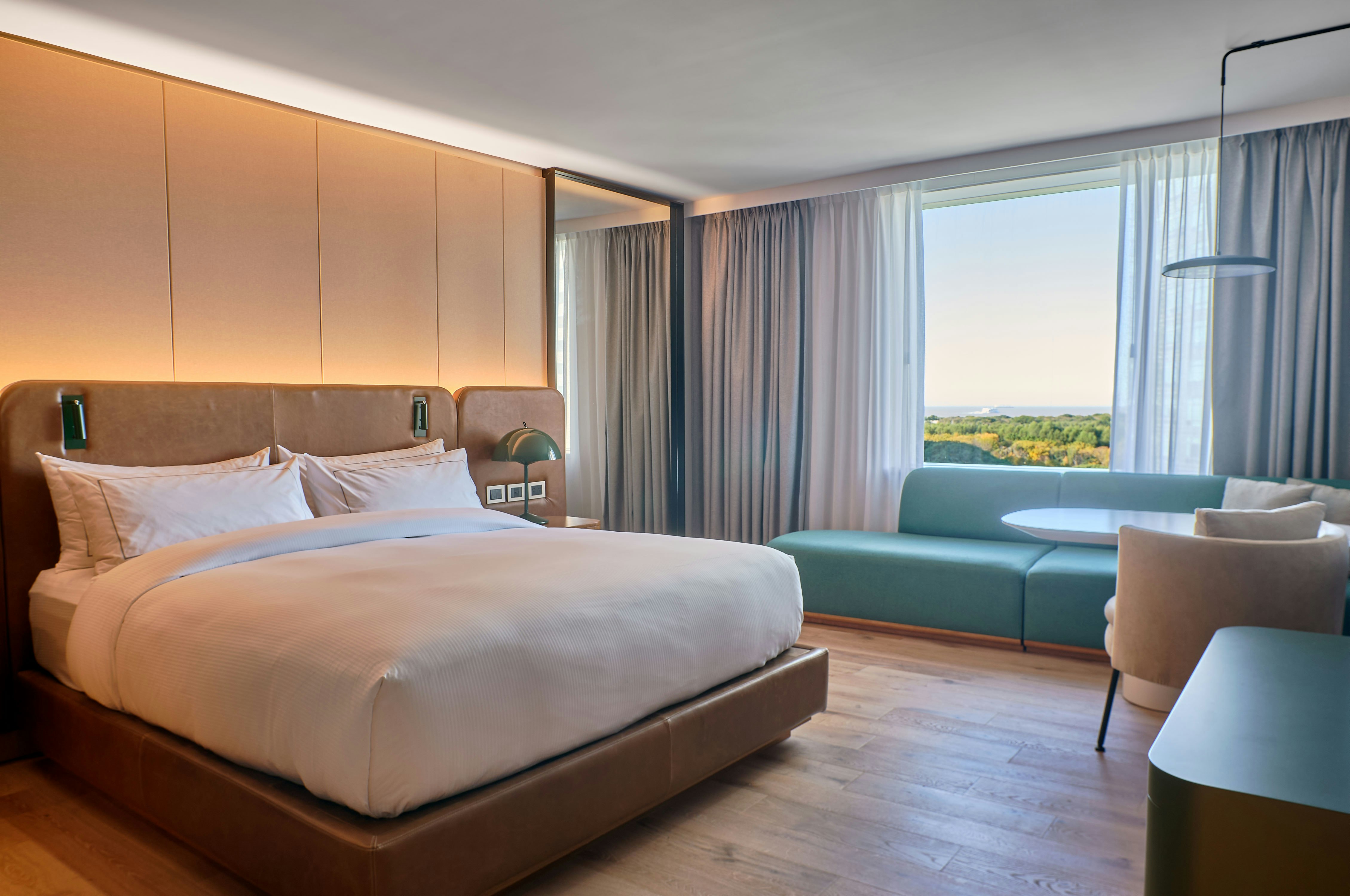 Room, King Bed, Executive Level