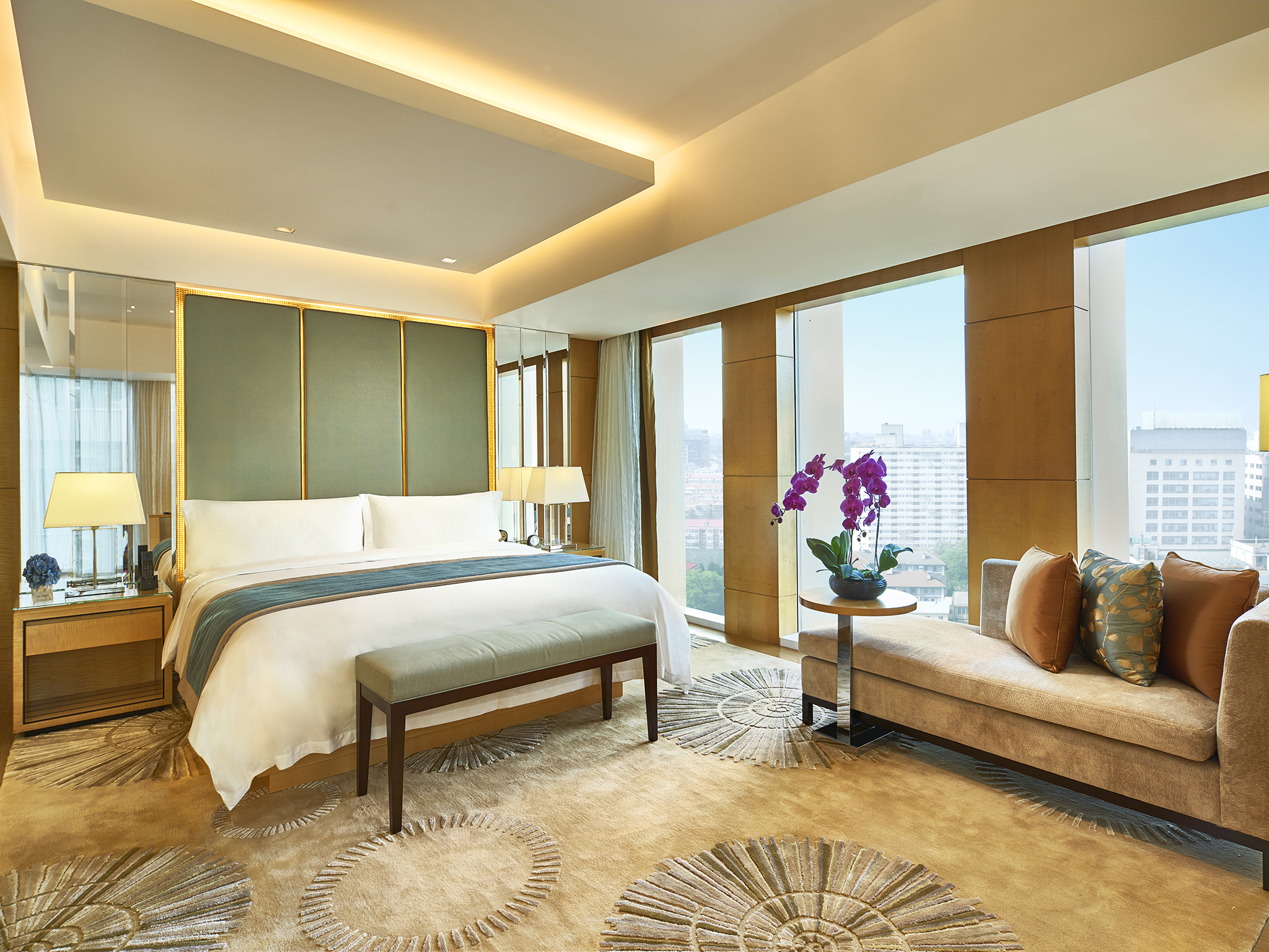 Palace, Suite