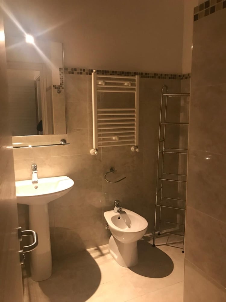 La Serenissima Hotel 41/44