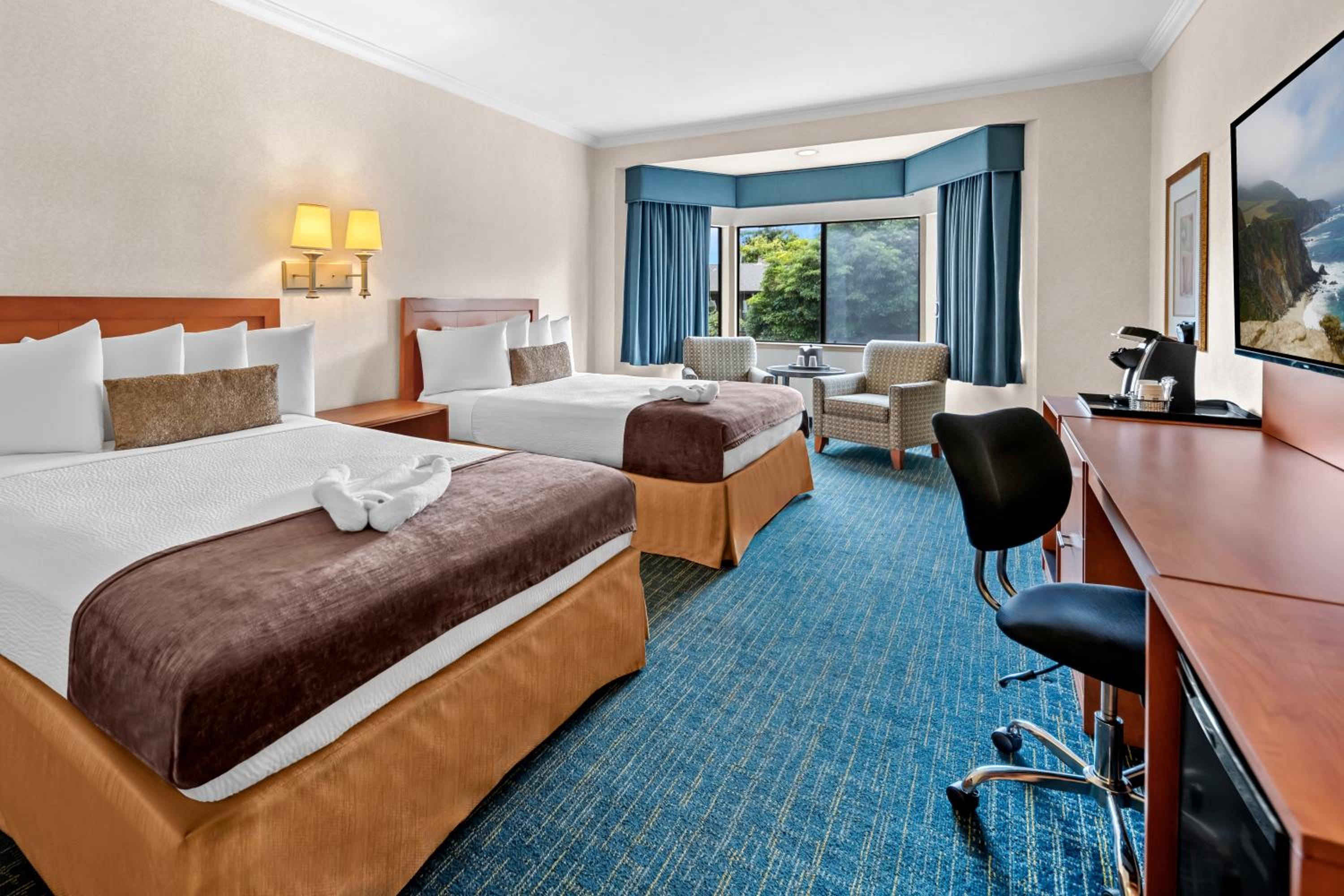 Room, 2 Queen Beds, Bathtub, Accessible