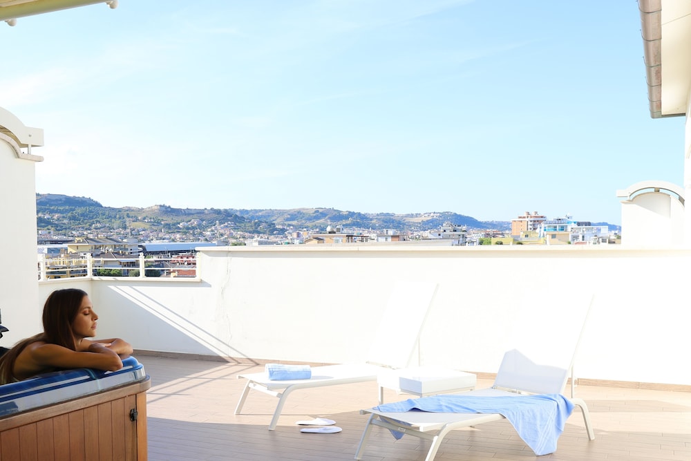 Smeraldo Suites & Spa 59/61