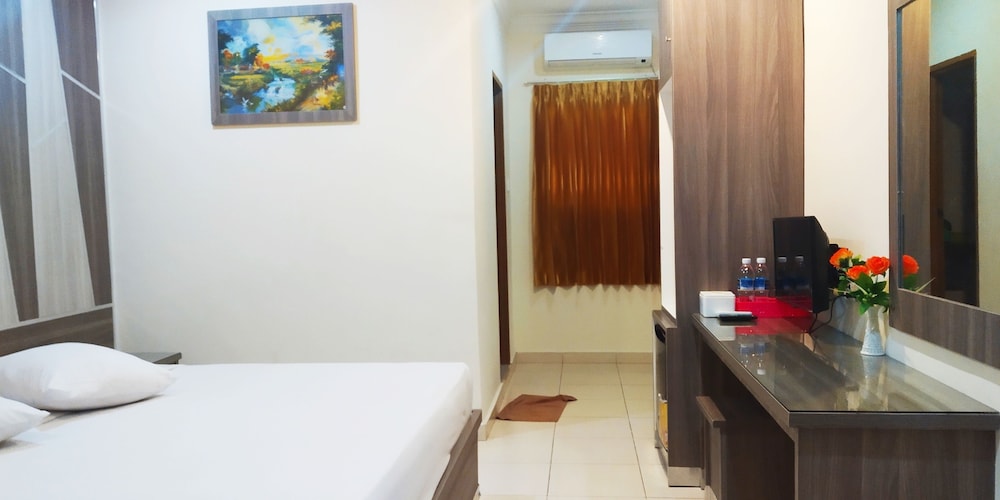 Paradise Hotel 25/39