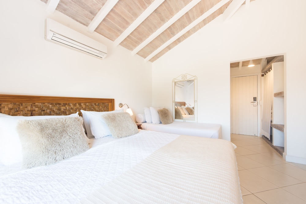 La Pedrera Small Hotel And Spa 10/77