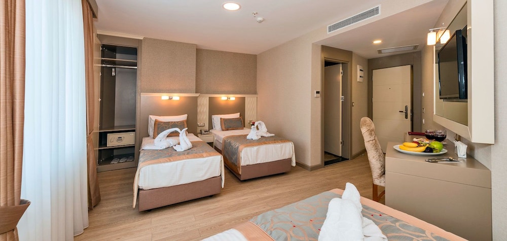 Marcello Hotel 30/65
