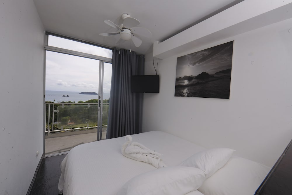 El Faro Beach Hotel 20/65