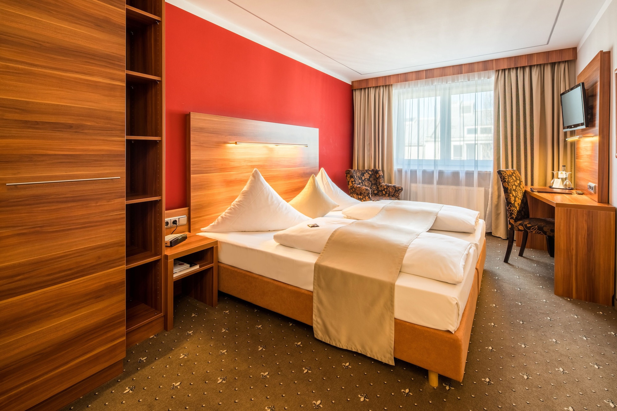 COMFORT, DOUBLE BED
