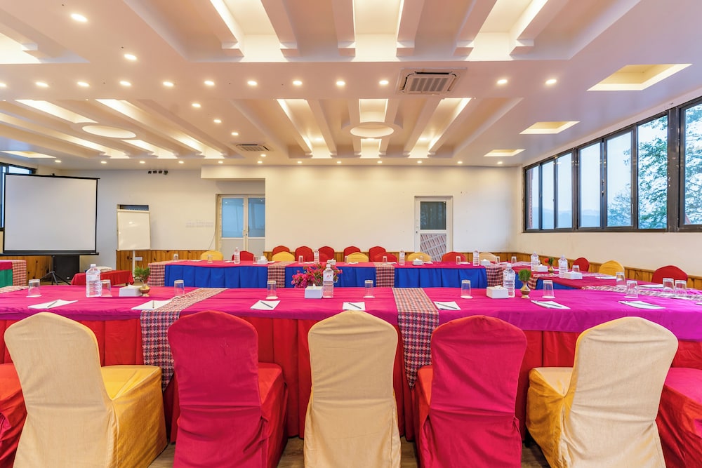 NAGARKOT SHANGRILA RESORT 51/60