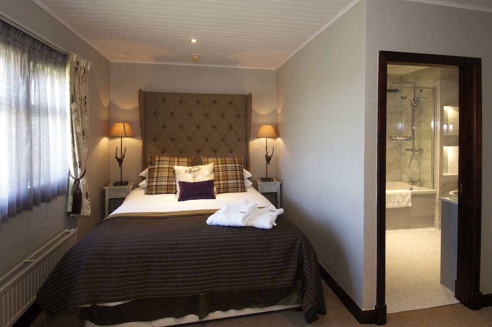 Pennine Manor Hotel 8/40