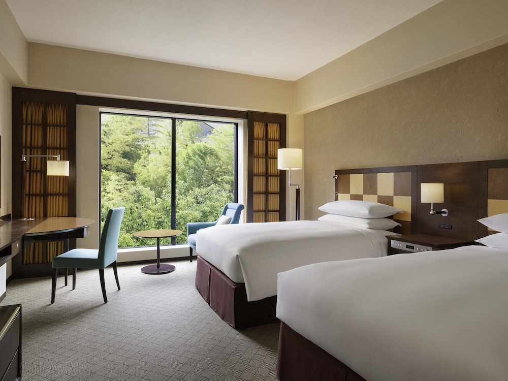Deluxe, Twin Beds, Sheraton Miyako Hotel Tokyo 2/8