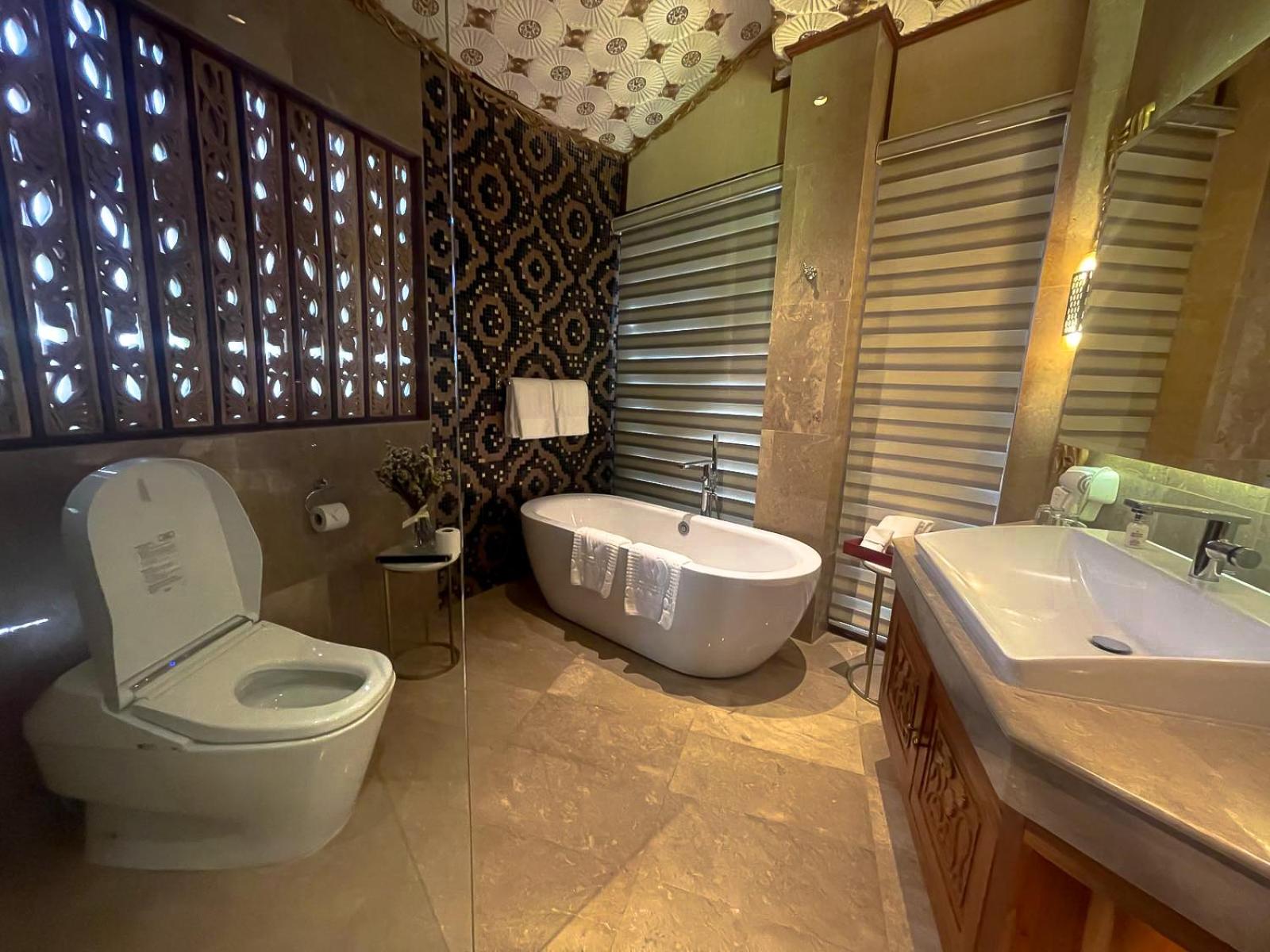 Rancho Bernardo Luxury Villas and Resort 59/61