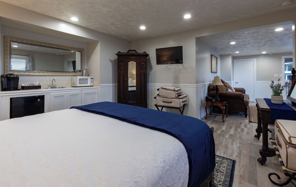 Victorian, Suite, King Bed, Ocean View, Balcony، Wharf Master's Inn 3/5