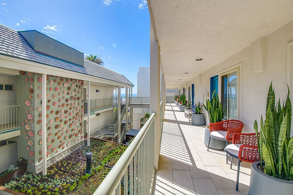 Beach Terrace Inn 6/86