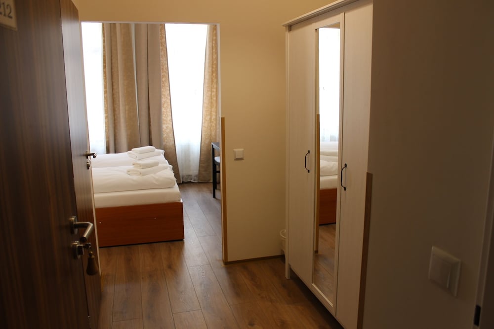 Gallery Hotel Sis 8/36