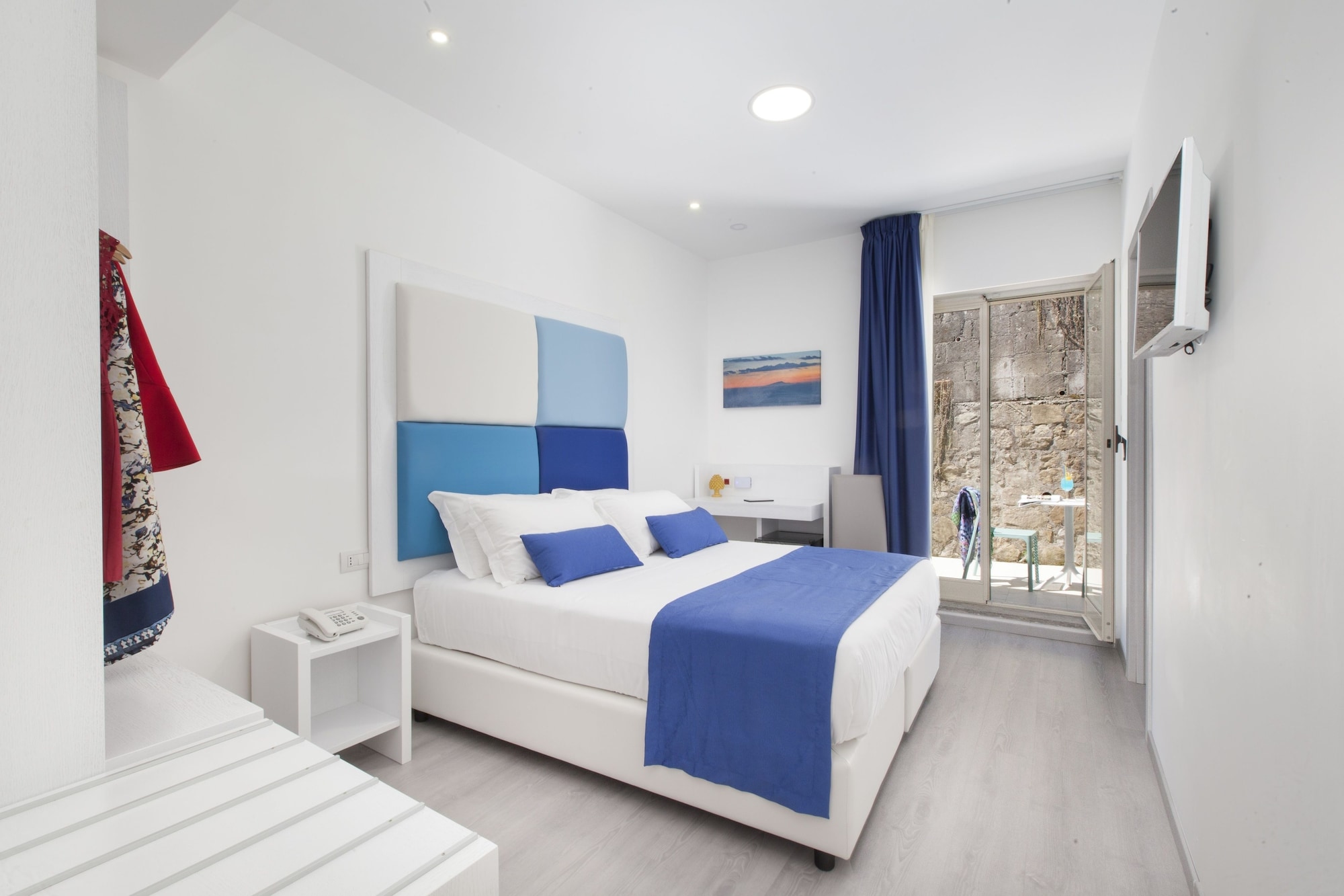 ROOM, ANNEX