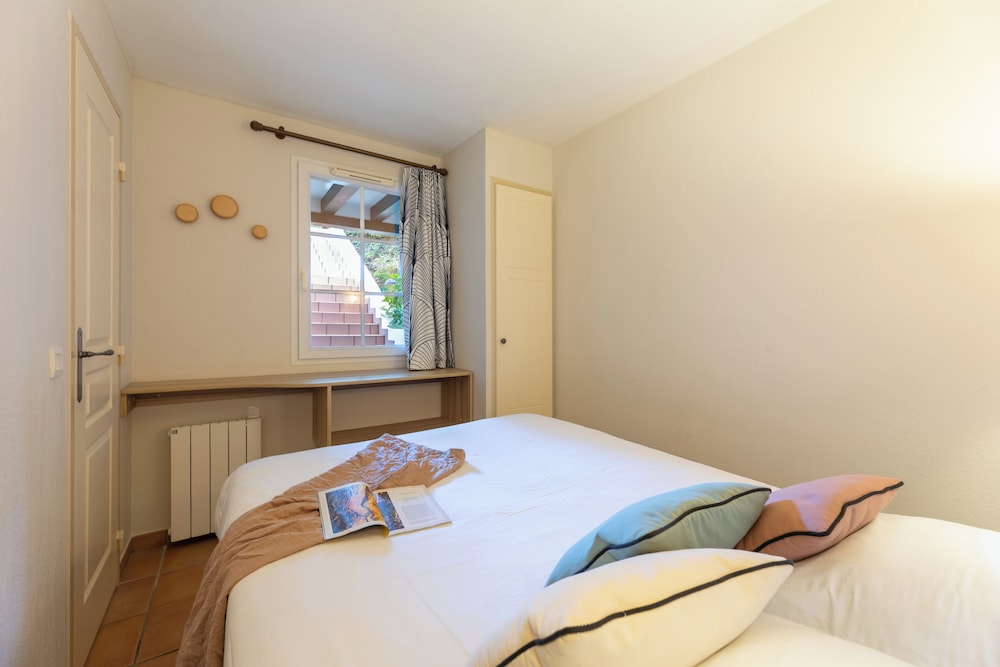 1 Bedroom, Apartment, Futon Bed, 2 Sofa, Balcony or Terrace