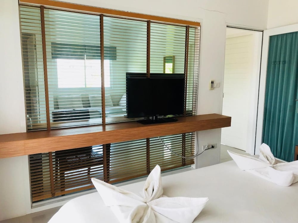 Clear House Resort 43/56