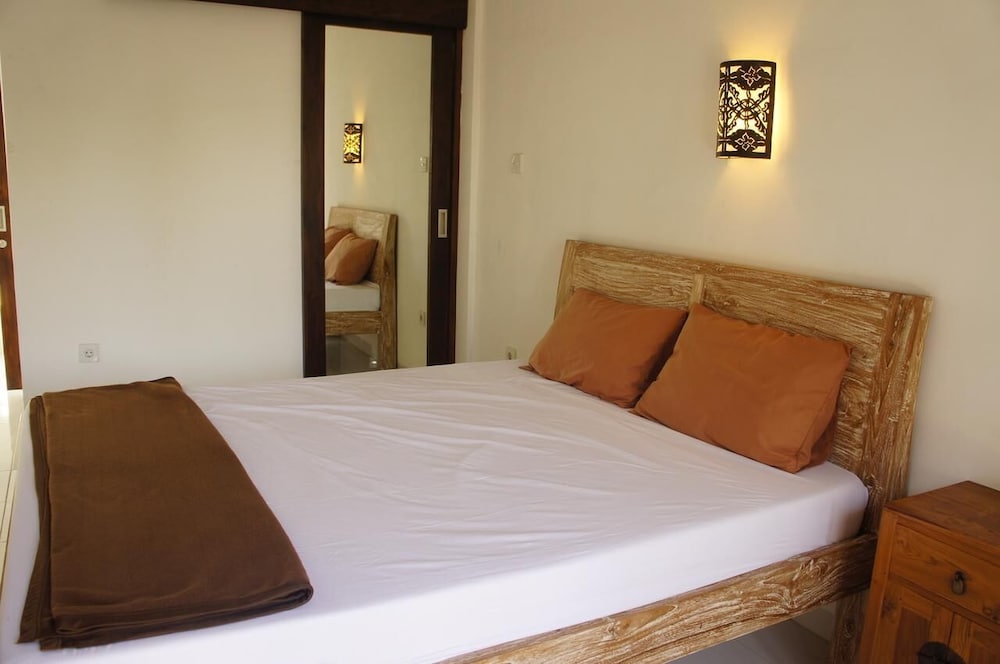 ROOM, DOUBLE BED