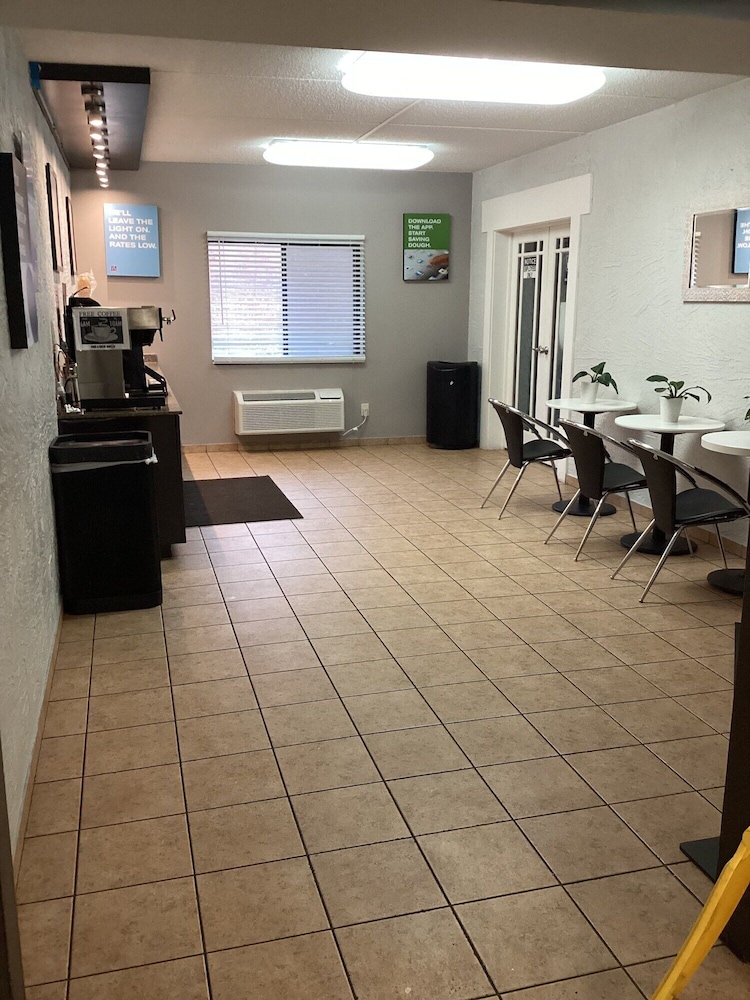 Motel6 Bridgeview, IL 49/64