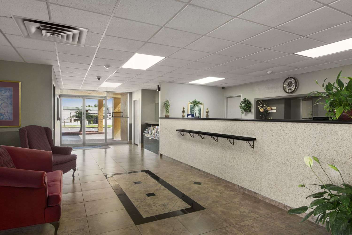 Howard Johnson By Wyndham Winter Haven Fl 3/22