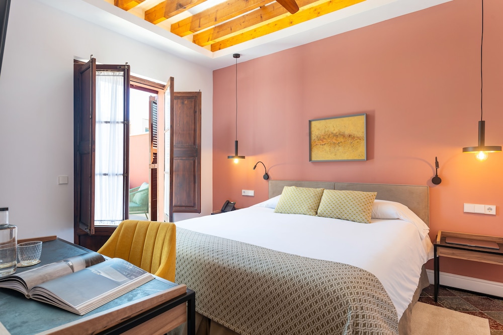 غرفة حصرية بسريرين منفصلين بشرفة، Hotel Can Quetglas 4/10