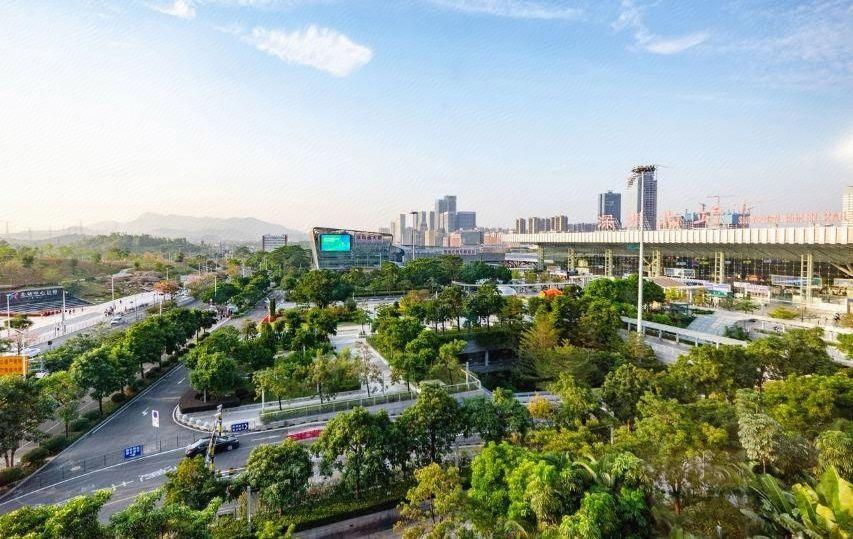 Vienna International Hotel (Shenzhen North Railway Station) 49/54