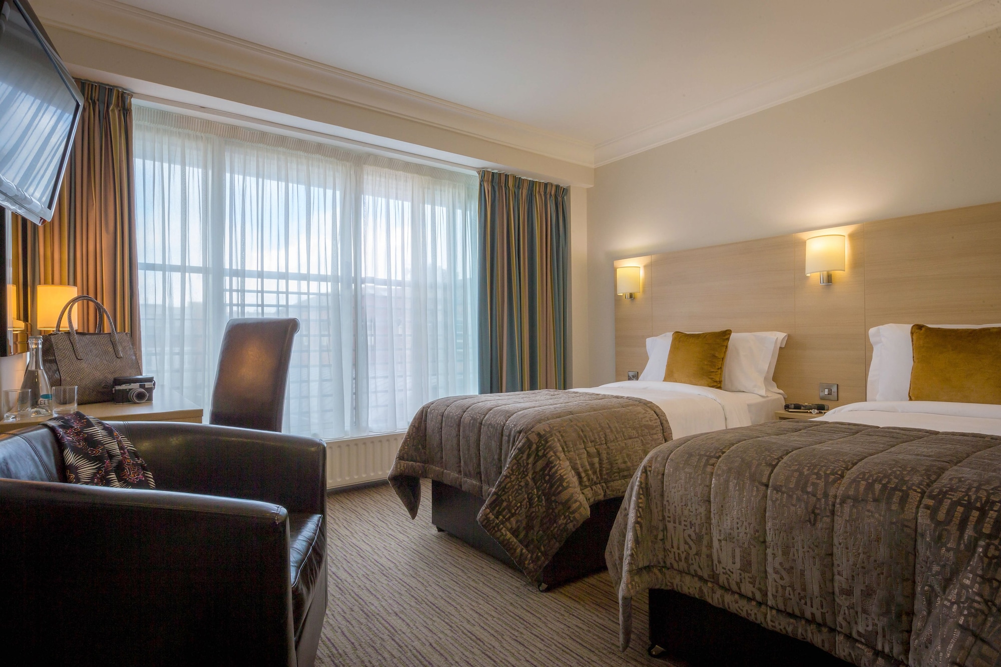 ROOM, TRIPLE