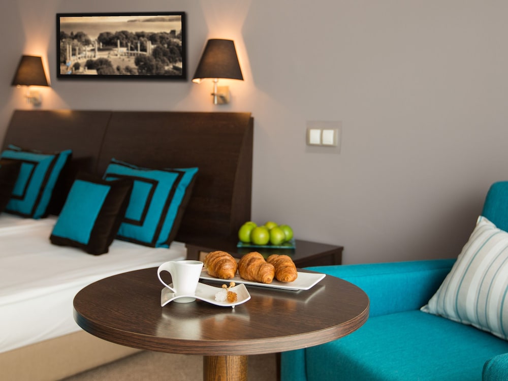 Astera Hotel & Spa 54/70