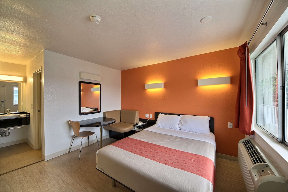 Motel6 San Marcos, TX 17/49