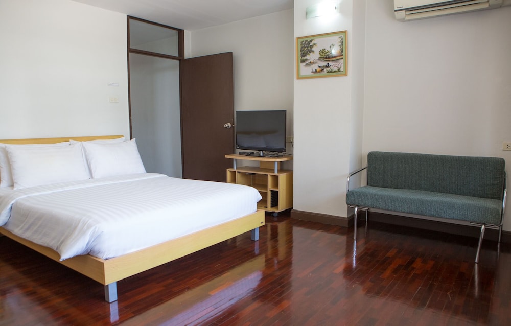 Le Vanvarothai Saladaeng Residence 18/50
