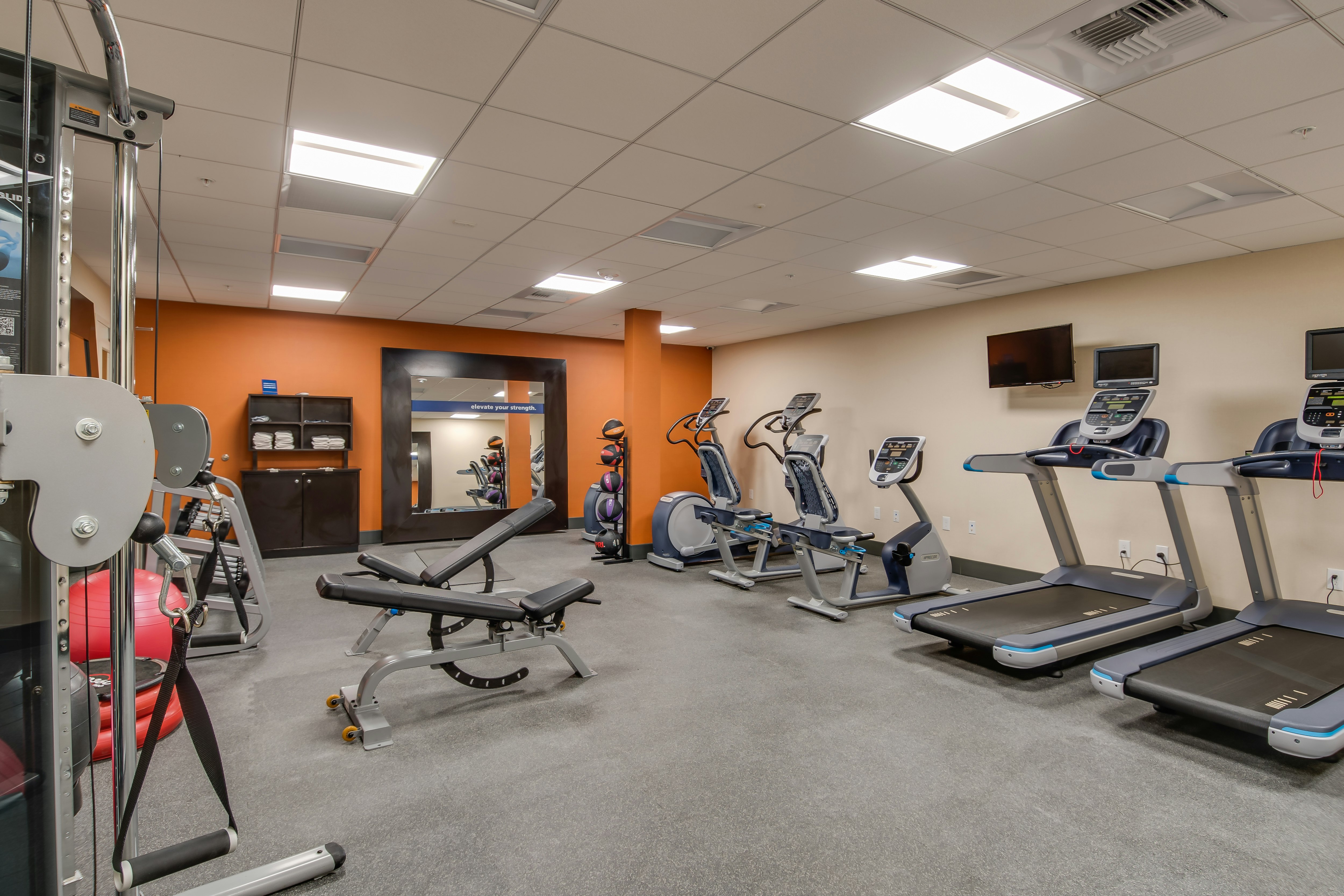 Hampton Inn And Suites Los Angeles Glendale 42/75