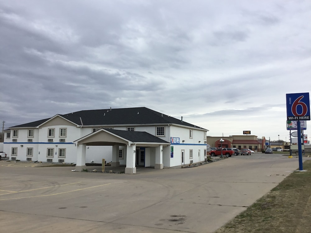 Motel6 Augusta, KS 32/37