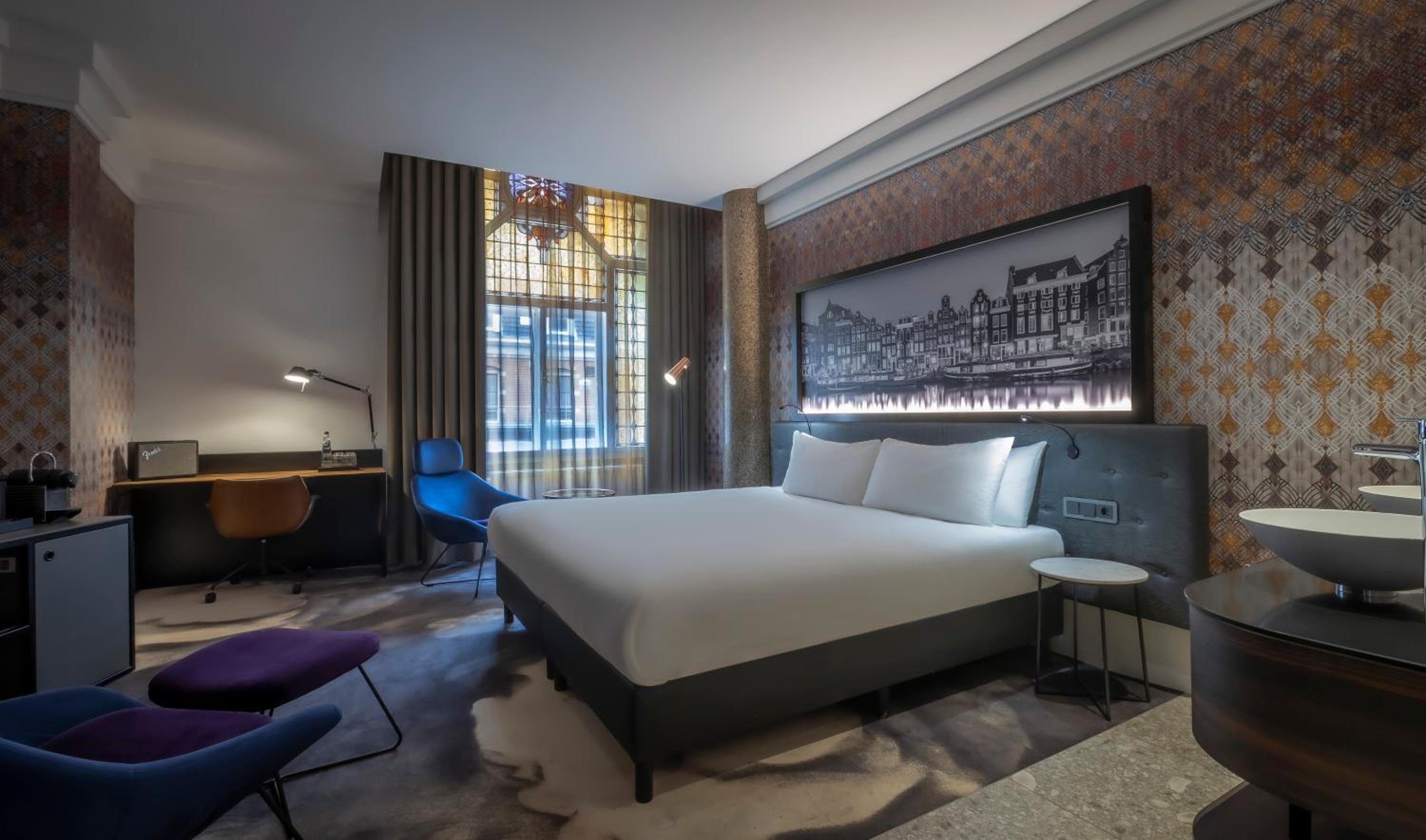 EXECUTIVE, DOUBLE BED