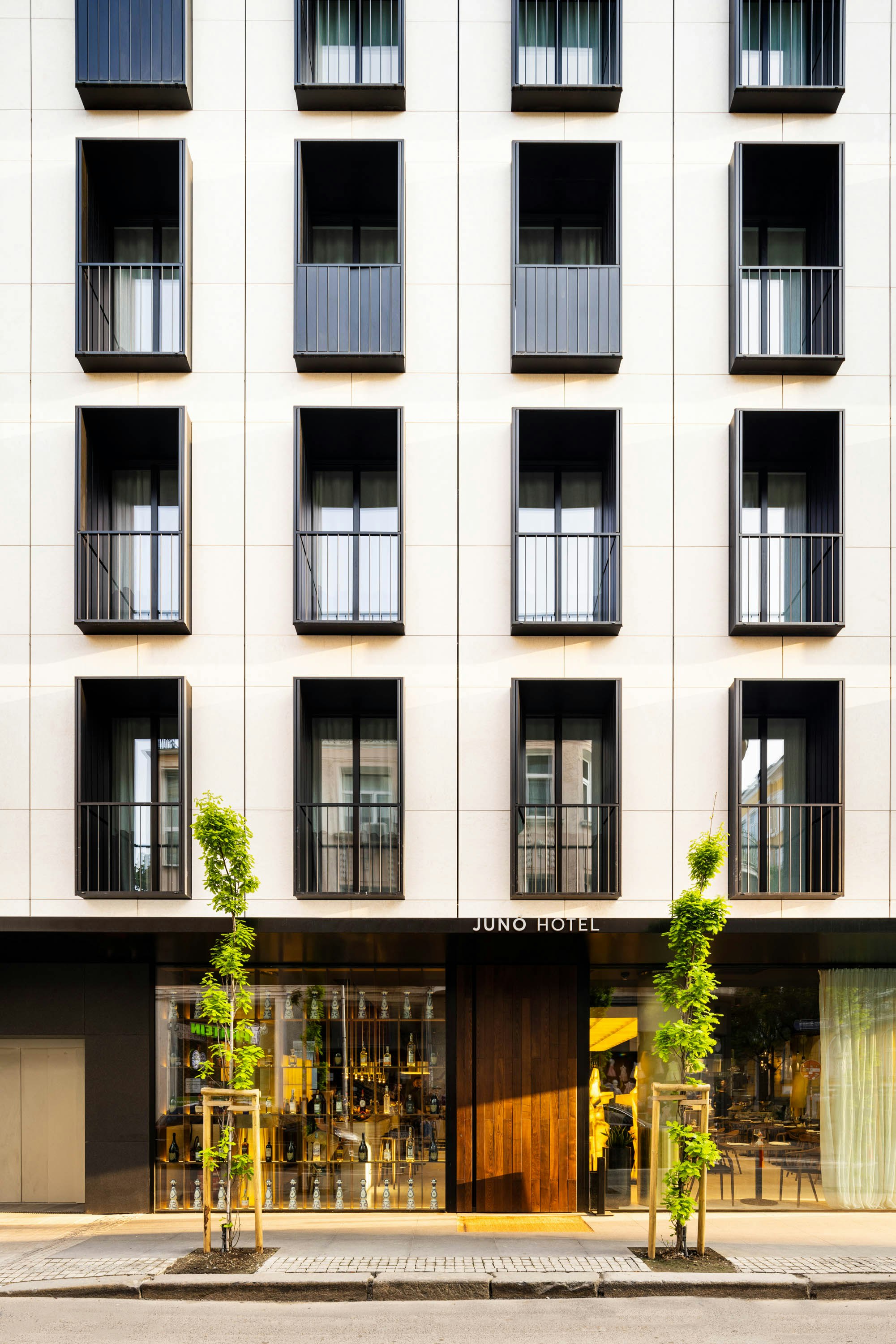 Juno Hotel Sofia, a Member of Design Hotels 2/26
