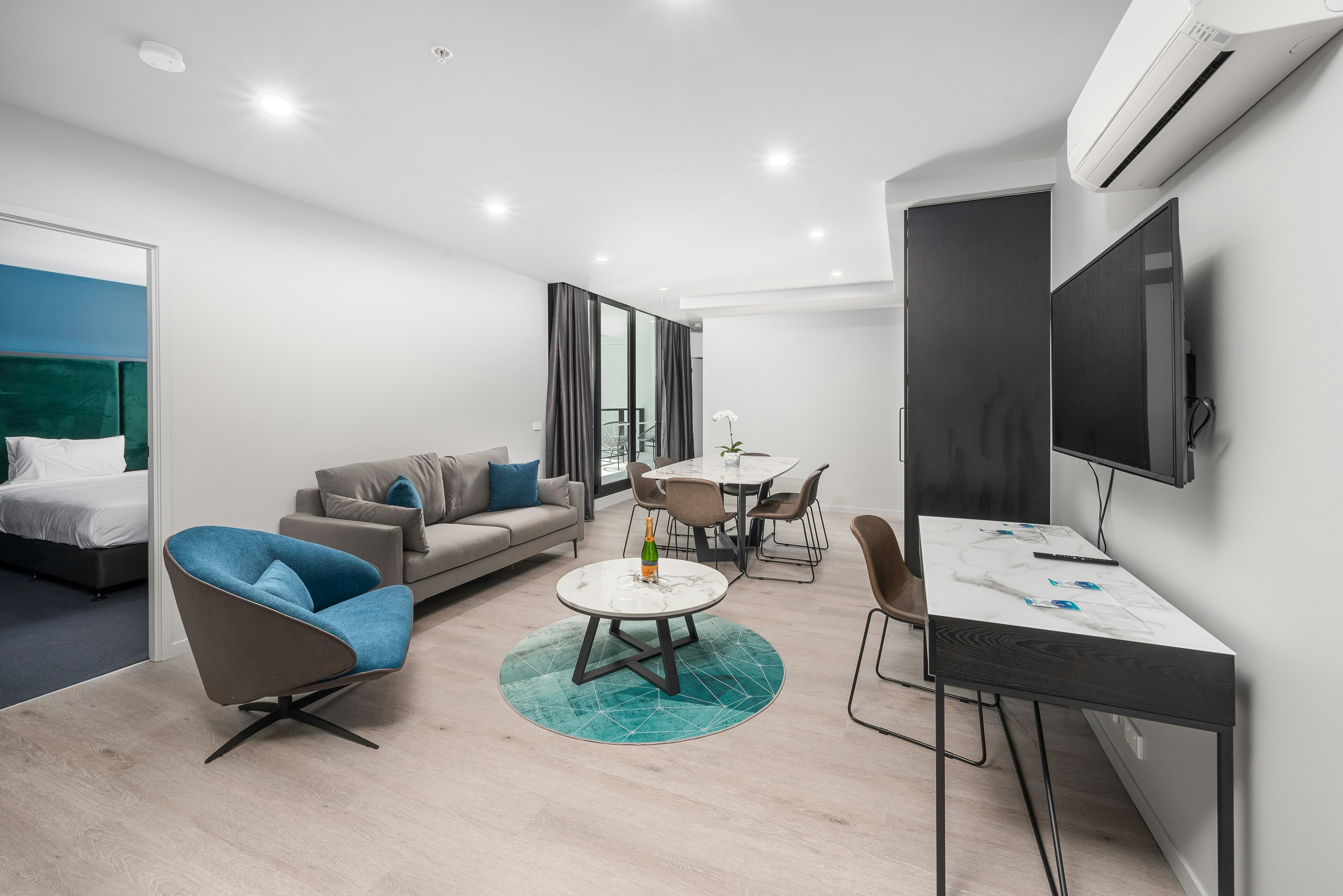 Oros Hotel and Apartments 23/30