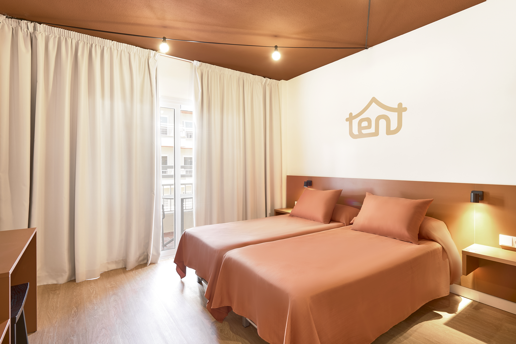 Room, Double or Twin Bed