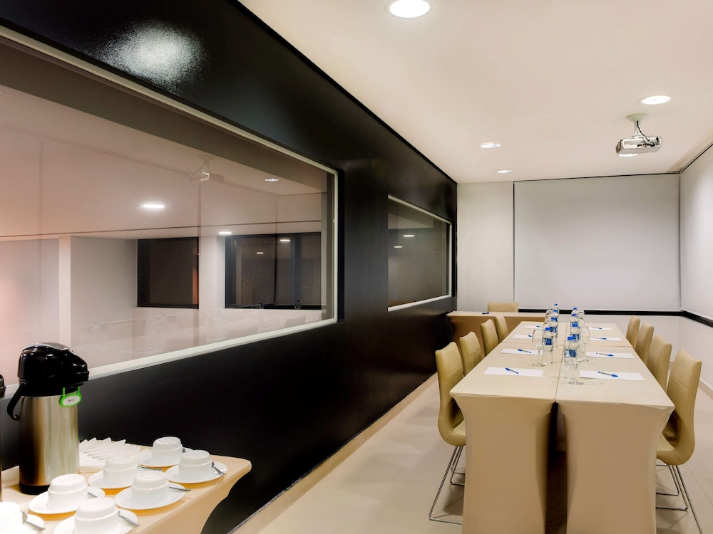 Ibis Curitiba Shopping 63/71
