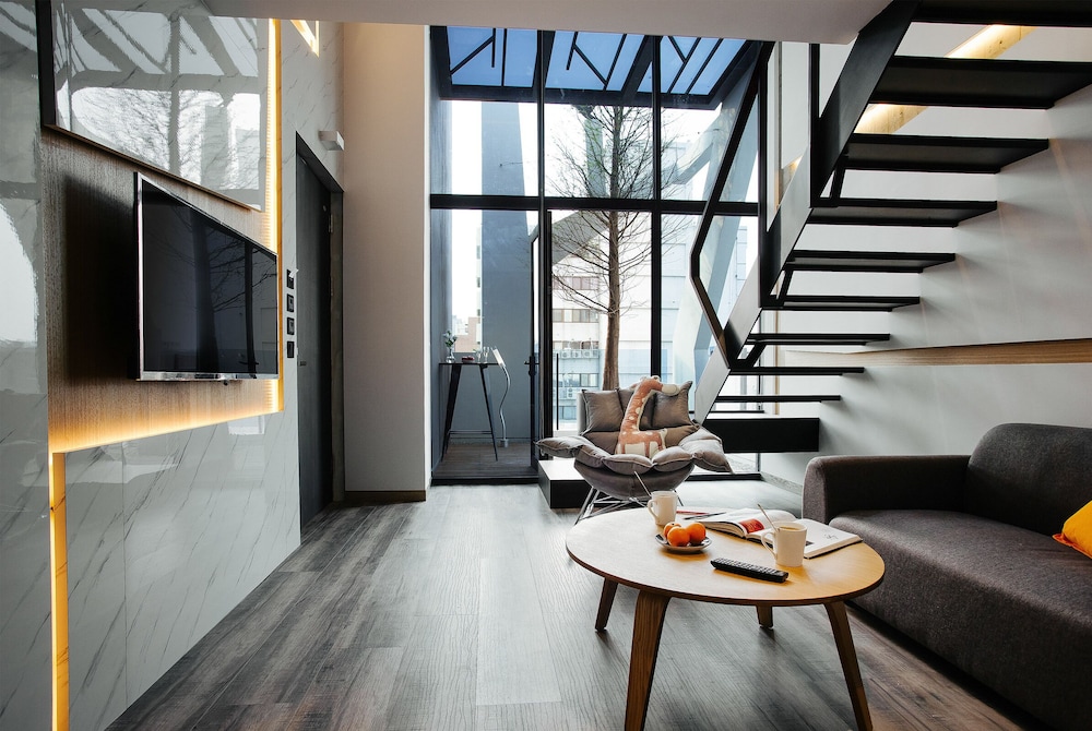 CHECK inn Taichung Zhongshan 38/50